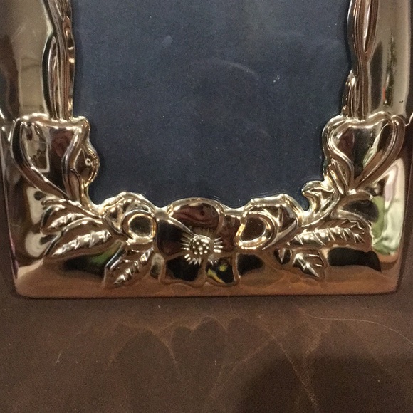 Gold Finish Metal Picture  Frame 4-3/4” x 6-1/4” - Picture 3 of 5